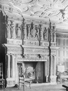 Der große Kamin von Charles Latham