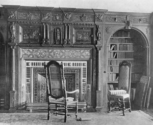 Das Nordende der Bibliothek von Charles Latham