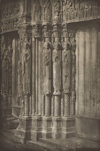 Kathedrale von Chartres. Rechte Tür des Königlichen Portals, Westseite, 12. Jahrhundert von Charles Nègre