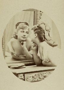 Porträt der Schauspielerin Henriette Victoire Drouard (1851-1923) von Charles Reutlinger
