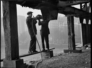 Abriss der Waterloo-Brücke, Lambeth, Greater London Authority, 1936 von Charles William Prickett