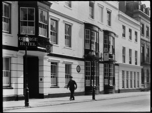 George Hotel, High Street, City of Portsmouth, 1930er Jahre von Charles William Prickett
