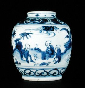 Blau-weiße Vase, bemalt mit Jungen mit einem Hasen, Wanli oder Chongzheng, 1600-30