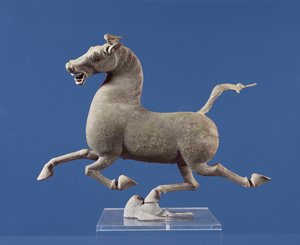 Galoppierendes Pferd mit einem Huf auf einer Schwalbe ruhend, aus dem Grab in Wu-wei, Kansu, Östliche Han-Dynastie