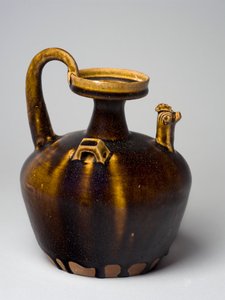 Hu mit Hühnerkopfschmuck, Östliche Jin-Dynastie, 317-420 von Chinese School