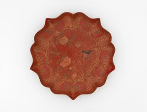 Lackierte Schale mit eingravierter Gold- und Bemalungsdekoration, 16.-17. Jahrhundert von Chinese School