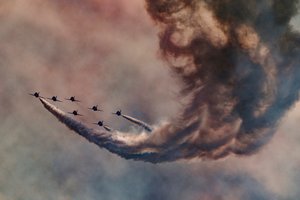Dynamische Jet-Formation von Chris Hamilton