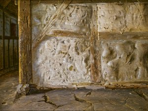 Kalkgeweißte und Fachwerk-Wand