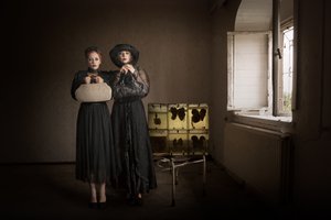 Gotische Frauen-Schmetterlingssammlung