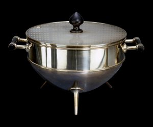 Silberwaren: Silbermetall-Schild und Ebenholz von Christopher Dresser (1834-1904) um 1880 Paris, Musée d