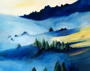 Neblige Blaue Berglandschaft
