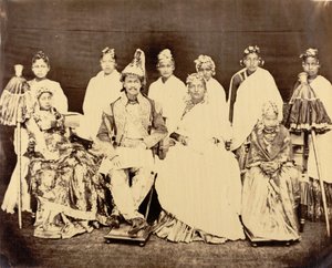 Jung Bahadoor mit seiner Hauptfrau, 2 Töchtern und Sklavinnen
