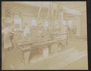 Dressler & Co. Filmstudio mit arbeitenden Männern von Company Byron