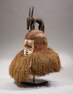 Suku-Helmmmaske von Congolese Congolese