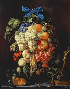 Blumenstrauß mit eucharistischen Symbolen auf einer Kante darunter