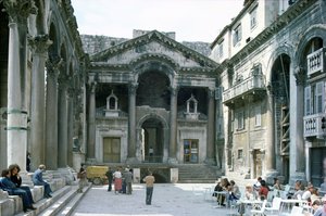Das Peristyl im Diokletianpalast, ca. 300 n. Chr.