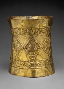 Krone, die Herrscher oder Götter darstellt, die zeremonielle Stäbe halten, 800-1350 n. Chr.