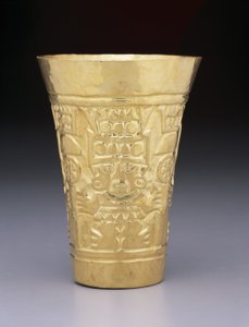 Becher: Stehende Figuren und Kriegsknüppel, 900-1100