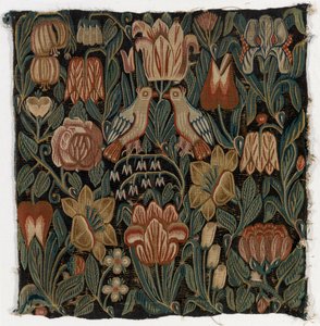 Wandteppich-Kissenbezug mit zwei Vögeln zwischen Blumen, hergestellt in Schleswig-Holstein, Dänemark, um 1690 von Danish School