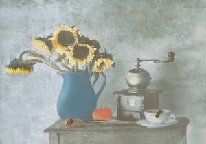 Rustikales Sonnenblumen-Stillleben von Delphine Devos