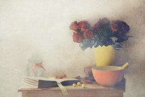 Vintage Rosen Stillleben von Delphine Devos