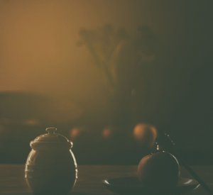 Warmer Honig-Apfel Stillleben von Delphine Devos