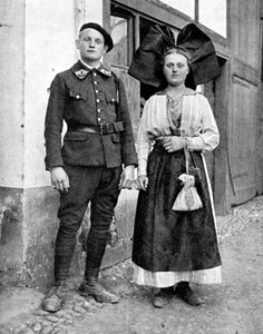 Paar in traditioneller Kleidung, Elsass-Lothringen, Rhein