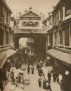 Gracechurch Street Eingang zum Leadenhall Market - City Clearing House für Geflügel, um 1935 von Donald McLeish