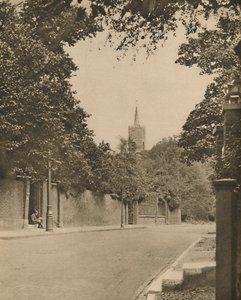 Hampstead Church von Zwischen den Blättern der Frognal Lane von Donald McLeish