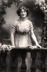 Nina Sevening, Schauspielerin, 1900er Jahre von Dover Street Studios