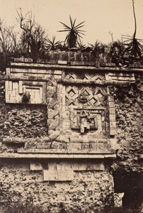 Uxmal, Indianisches Basrelief, Nonnenpalast, Tafel 44 aus dem Album "Cités et Ruines Américaines, Gide Paris" (1863) von Désiré Charnay