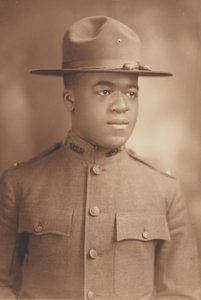 Fotografisches Porträt von Lt. Charles J. Blackwood, 1914-1918