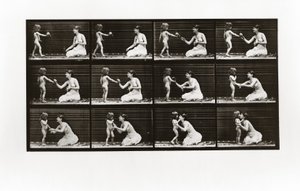 Kind bringt einer Frau einen Blumenstrauß, Platte 465 aus Animal Locomotion von Eadweard Muybridge
