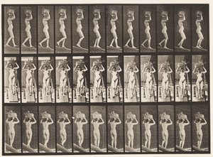 Absteigende Neigung, 20-Pfund-Korb auf dem Kopf, Hände erhoben von Eadweard Muybridge