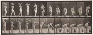Drehen und Wasserkrug von der Schulter auf den Boden stellen von Eadweard Muybridge