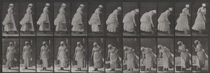 Tafel Nummer 437. Einen Eimer abstellen und sich zum Fegen bereitmachen von Eadweard Muybridge