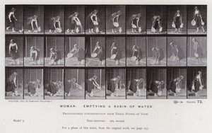 Die menschliche Figur in Bewegung: Frau, die ein Becken Wasser leert von Eadweard Muybridge