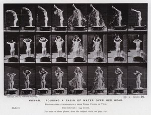 Die menschliche Figur in Bewegung: Frau, gießt eine Schüssel Wasser über ihren Kopf von Eadweard Muybridge