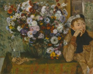 Eine Frau sitzt neben einer Vase mit Blumen von Edgar Degas