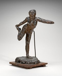 Tänzerin, die ihren rechten Fuß in ihrer rechten Hand hält, ca. 1900-1911 von Edgar Degas