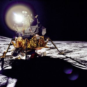 Antares auf den Fra Mauro Highlands, Mondoberfläche von Edgar Mitchell