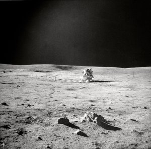 Apollo 14 EVA Ansicht, Mondoberfläche, 1971 von Edgar Mitchell
