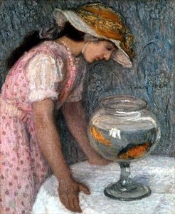 Junges Mädchen mit einem Goldfisch