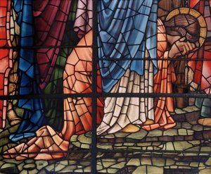 Die Kreuzigung Fenster (Detail), Maria Magdalena von Edward Burne Jones