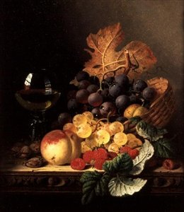 Ein Korb mit Trauben, Himbeeren, einem Pfirsich und einem Weinglas auf einem Tisch von Edward Ladell