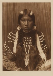 Staubiges Kleid - Kalispel von Edward S. Curtis