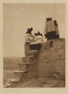 Die Tänzer beobachten von Edward S. Curtis