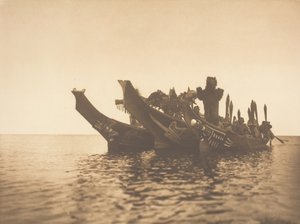 Maskierte Tänzer in Kanus - Qagyuhl A, 1914 von Edward Sheriff Curtis
