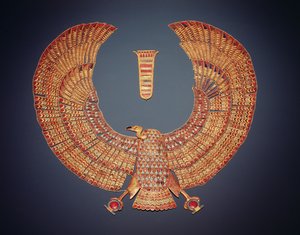 Kragen in Form der Geiergöttin Nekhbet, aus dem Grab von Tutanchamun (ca. 1370-1352 v. Chr.) Neues Reich