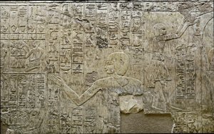 Ägyptische Antiquität: Darstellung von Trägern von Opfergaben. Flachrelief des Grabes des Wesirs Ramose (18. Dynastie). Luxor, Theben, Tal der Adligen, Ägypten